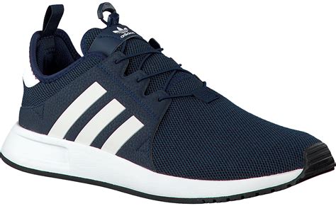 adidas schuhe blauer hintergrund|Blaue Sneaker .